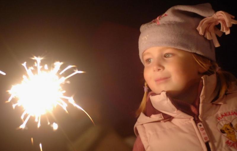 Ура, каникулы! Пиротехника, которую можно запускать с детьми - Ветлуга | vetluga.salutsklad.ru